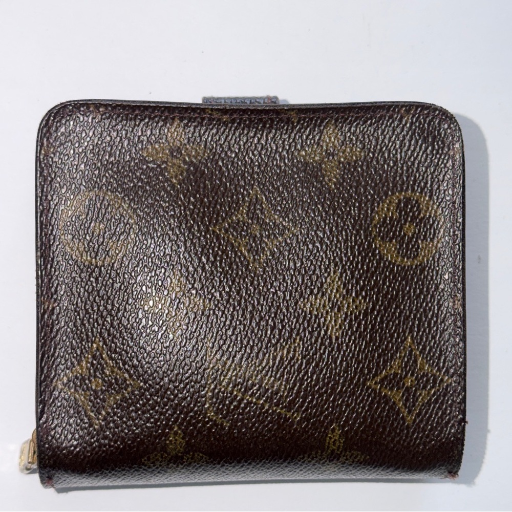 SOLD-Louis Vuitton Compact Zippe Wallet Gently Loved - Picture 6 of 14